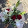 Lelies & Rozen Boeket – Liefde & Elegantie Gecombineerd