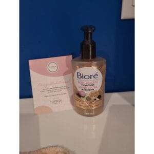 Biore Rose Quartz Charcoal Daily Purifying Cleanser